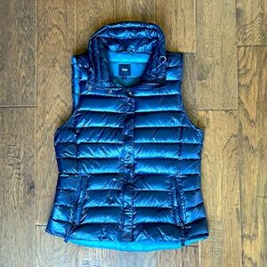 Women’s Gap small navy light weight vest